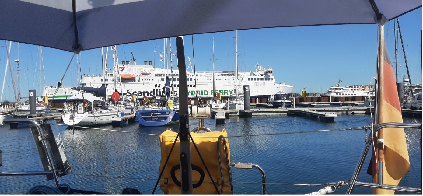 Liegeplatz im Hafen Mittelmole in Warnemünde